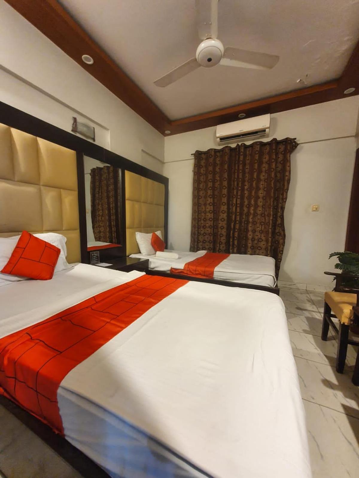 Goho Rooms Badar Karaçi Dış mekan fotoğraf