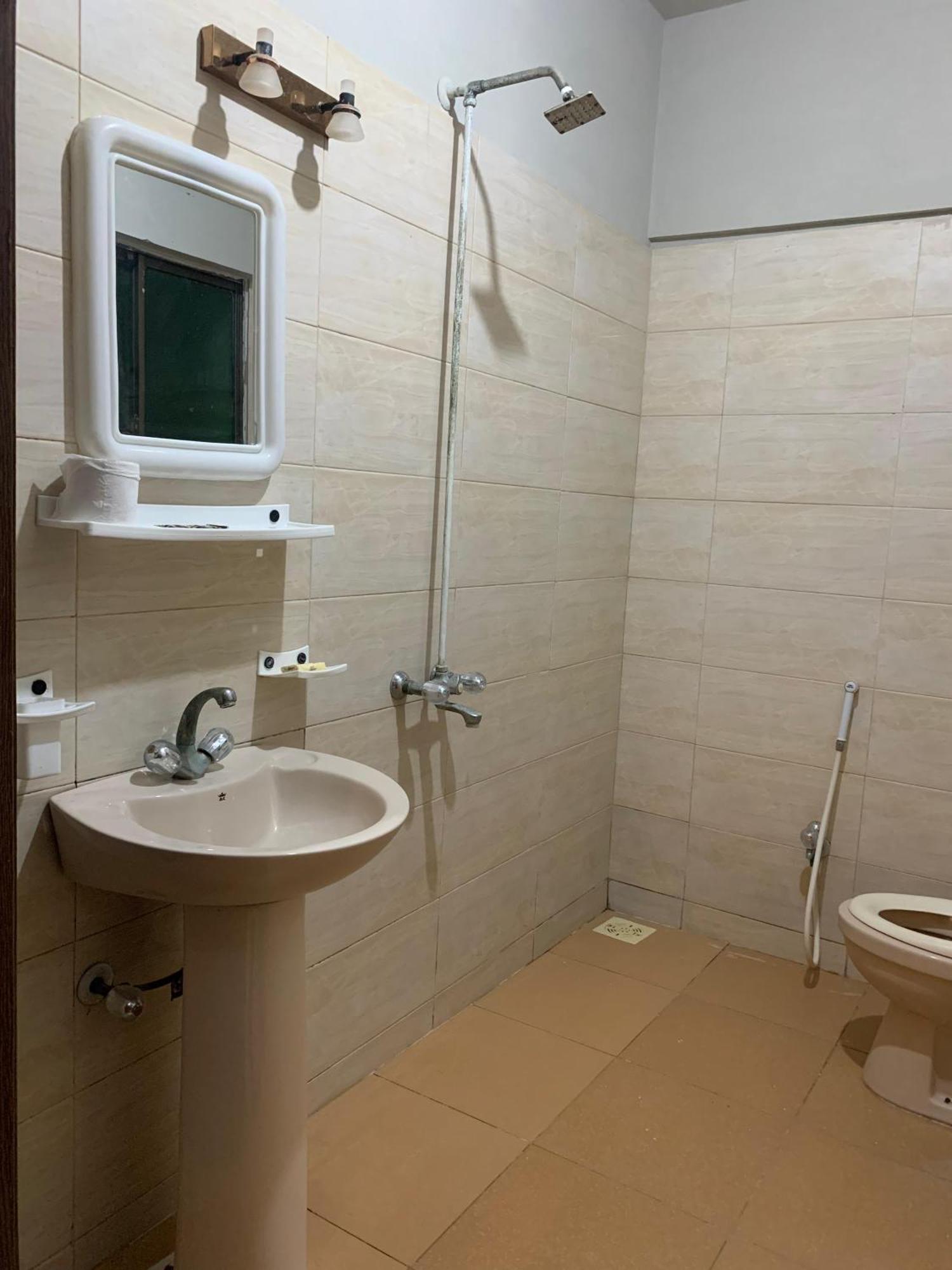 Goho Rooms Badar Karaçi Dış mekan fotoğraf