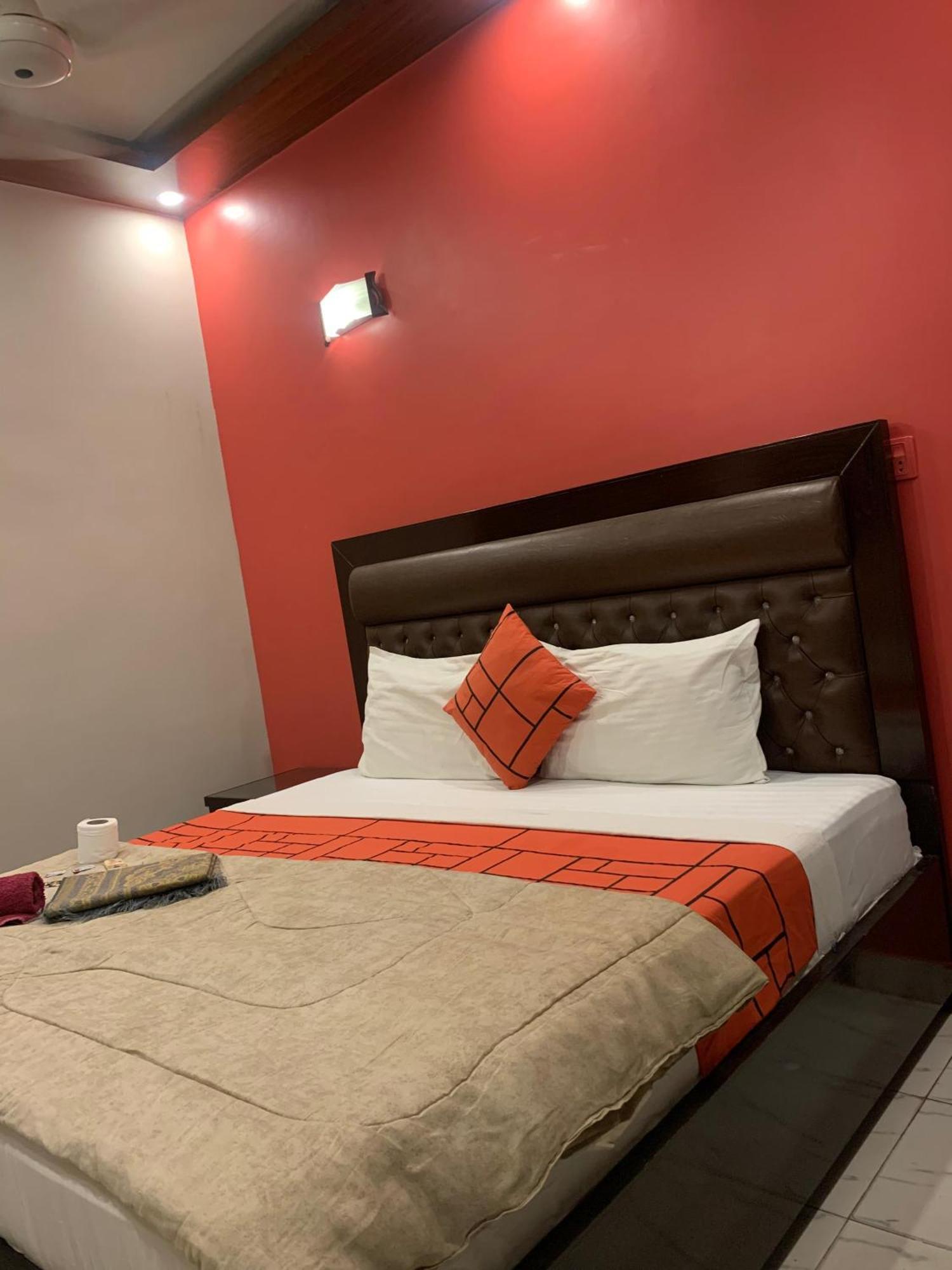 Goho Rooms Badar Karaçi Dış mekan fotoğraf
