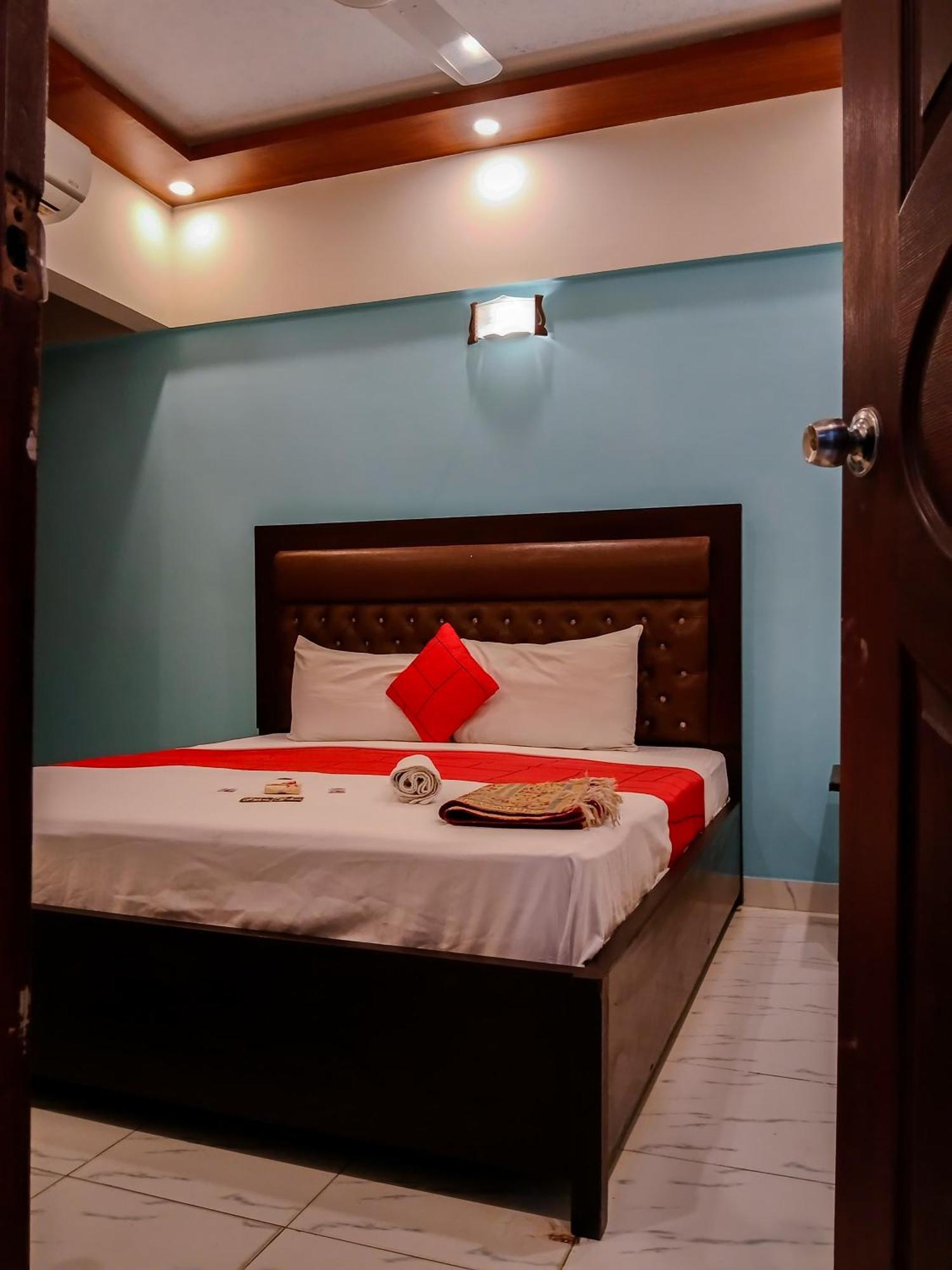 Goho Rooms Badar Karaçi Dış mekan fotoğraf
